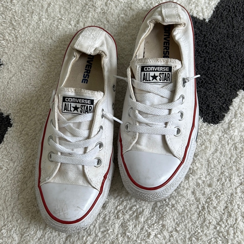 Size 8 women’s converse